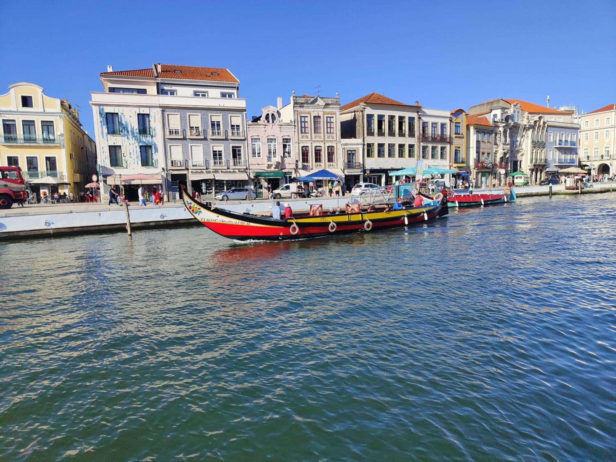Отель Aveiro House Экстерьер фото