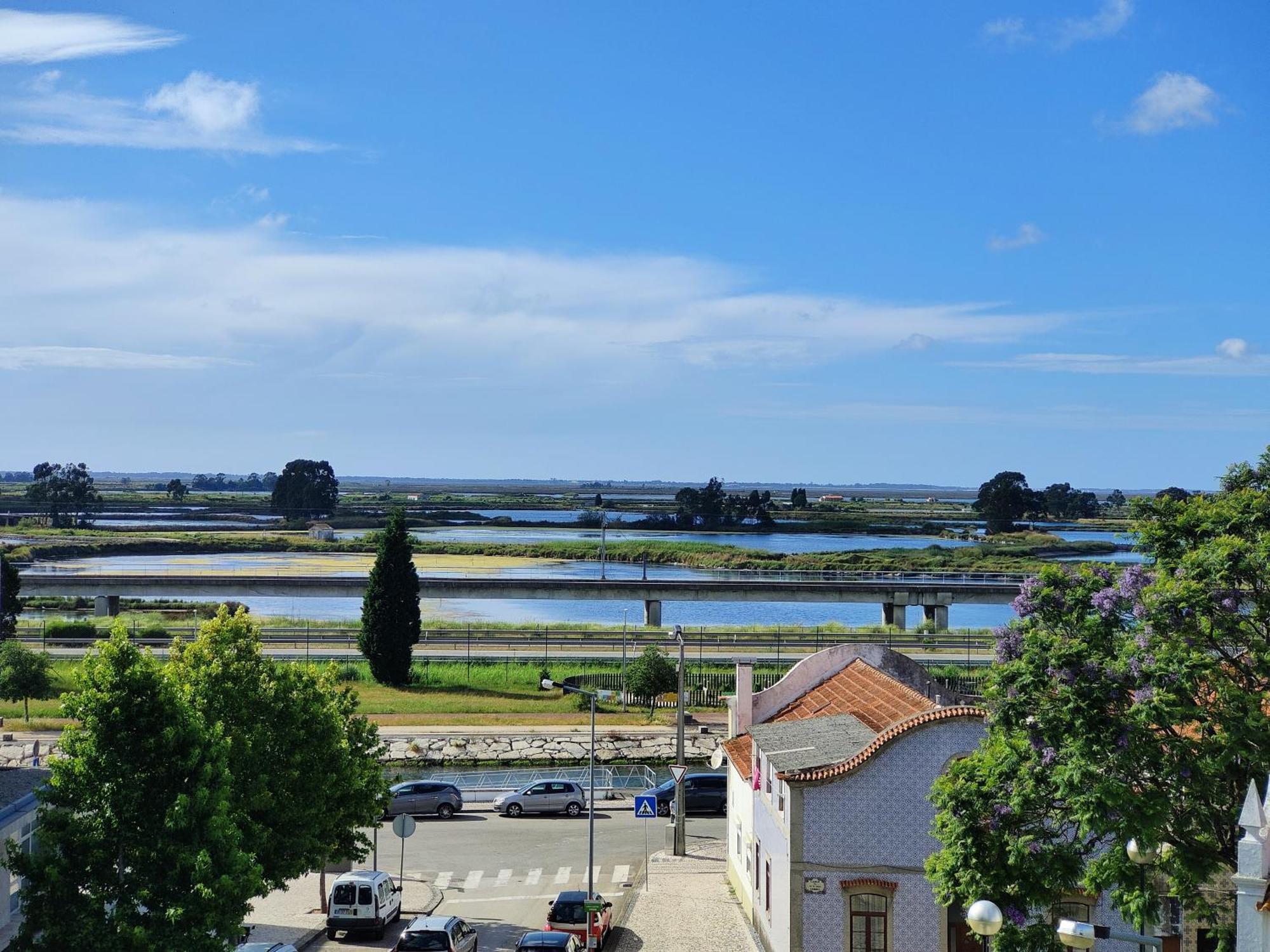 Отель Aveiro House Экстерьер фото